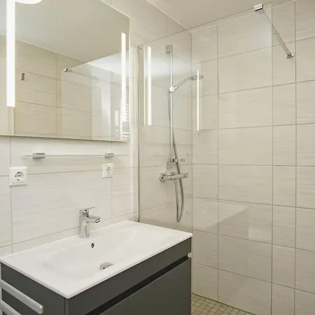 Appartamento Rex Rugia Fewo12-6 Mit Schwimmbad Und Saunanutzung Im Ahoi-erlebnisbad Sellin *
